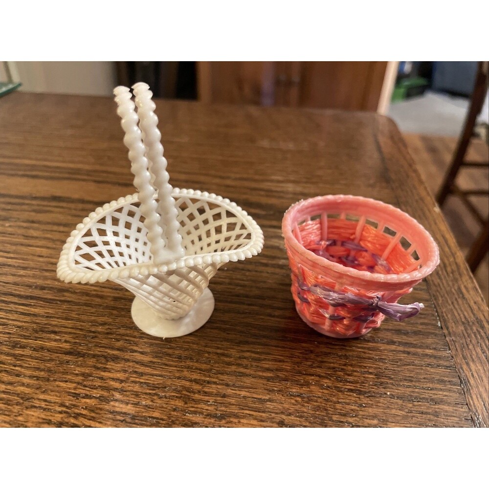 VTG Dollhouse Miniature Plastic Baskets Containers Lattice Pink White flowers